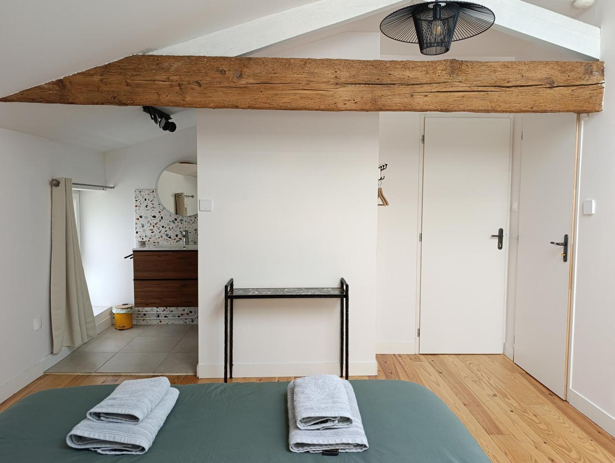 Maison Irondas Saint-Pierre-d'Aurillac Luaran gambar