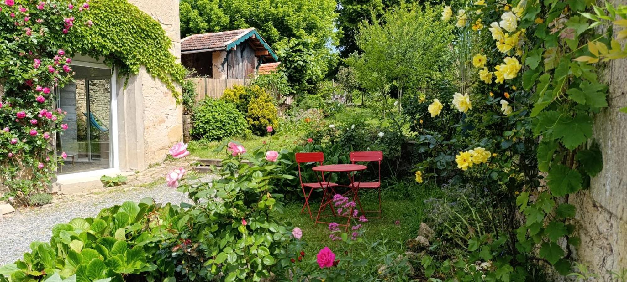 Maison Irondas Saint-Pierre-d'Aurillac Luaran gambar