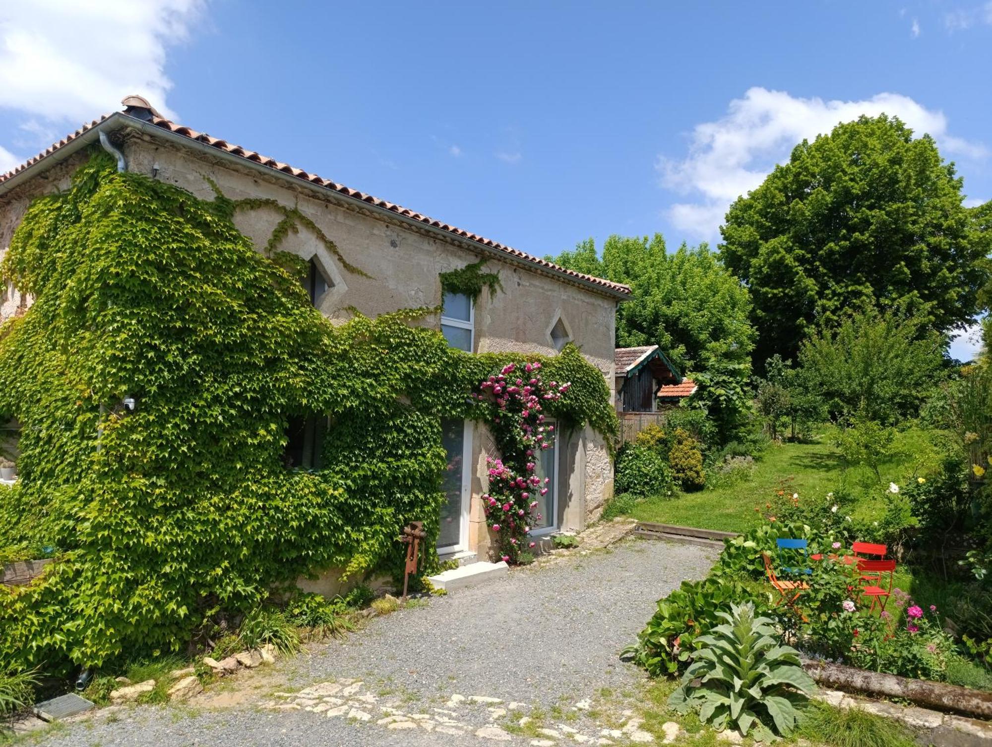 Maison Irondas Saint-Pierre-d'Aurillac Luaran gambar